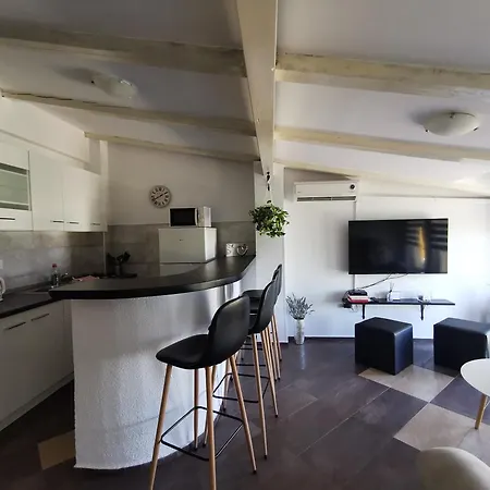 Apartment Katy Pula